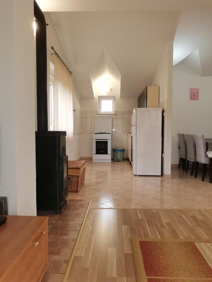Trilj Apartman Jurika ภายนอก รูปภาพ