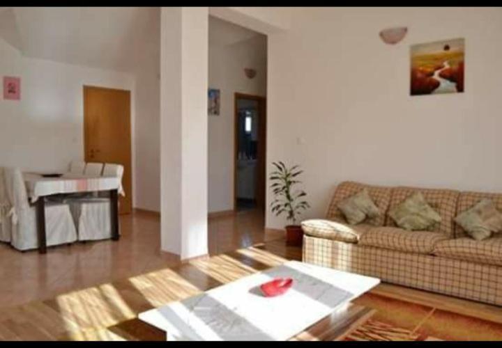 Trilj Apartman Jurika ภายนอก รูปภาพ