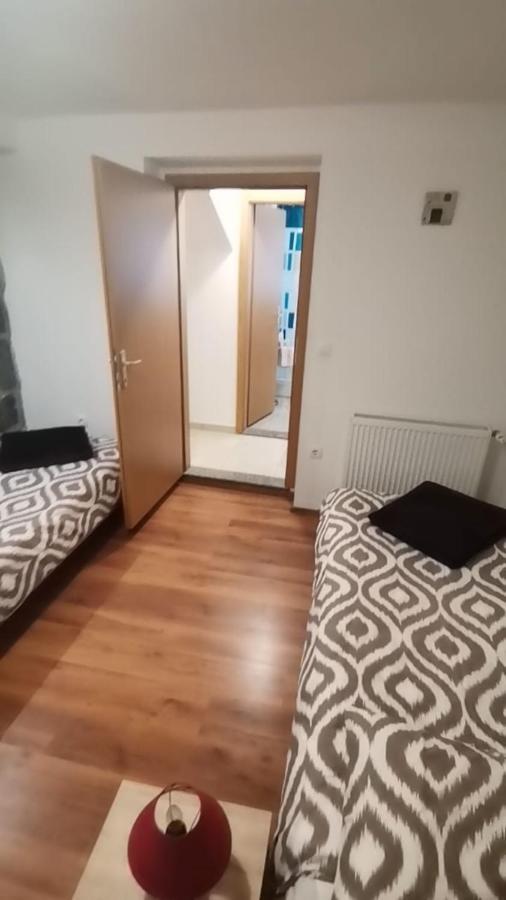 Trilj Apartman Jurika ภายนอก รูปภาพ