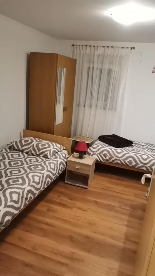Trilj Apartman Jurika ภายนอก รูปภาพ