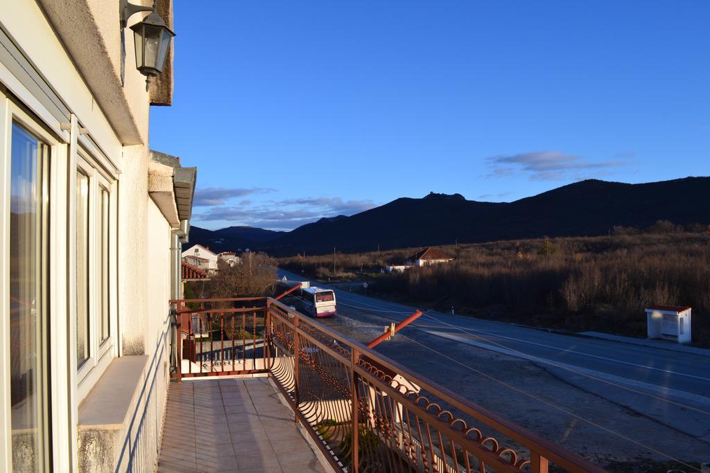 Trilj Apartman Jurika ภายนอก รูปภาพ