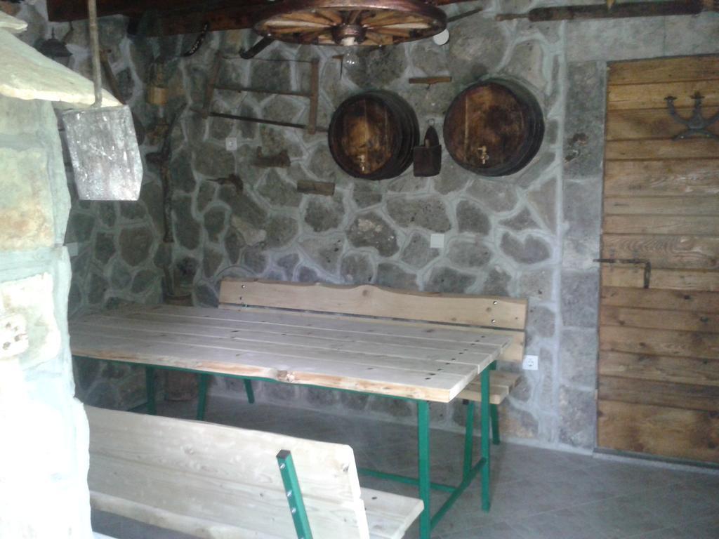 Trilj Apartman Jurika ภายนอก รูปภาพ